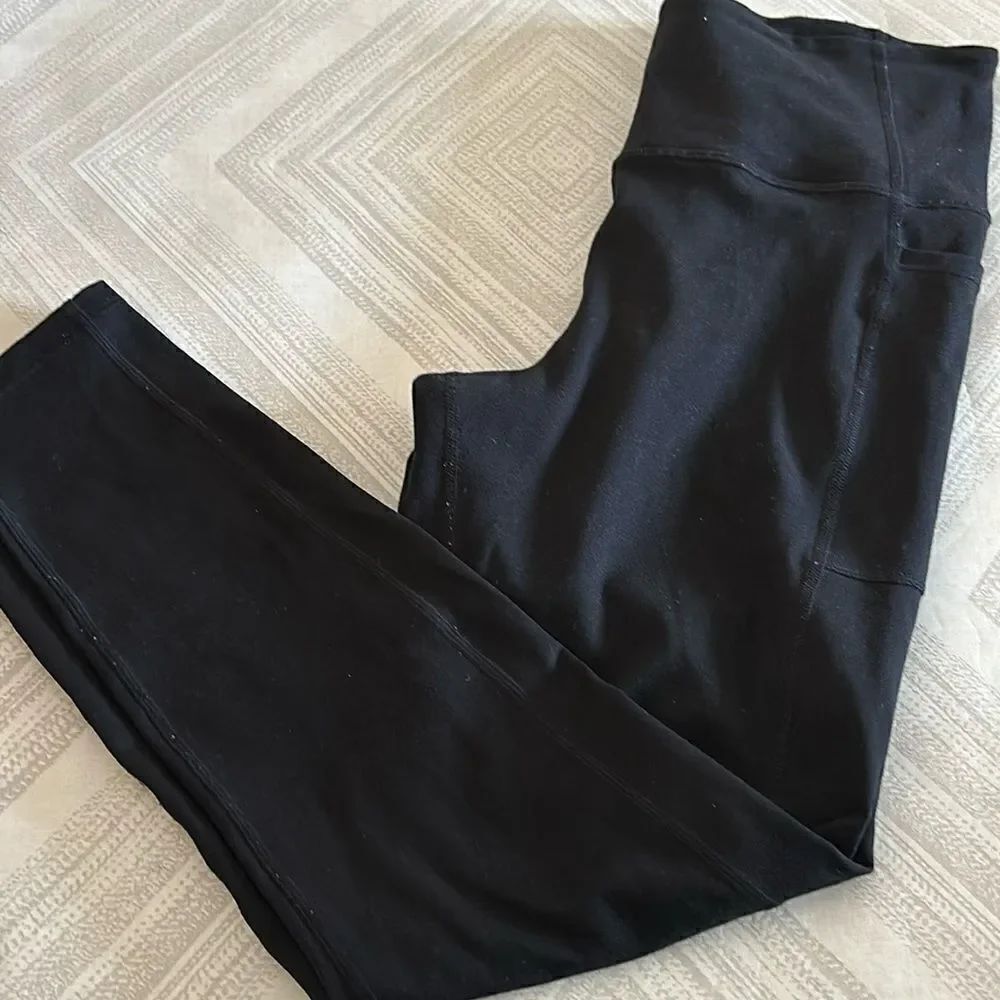Carbon 38 Women’s Black High WaistedSide Pockets Leggings